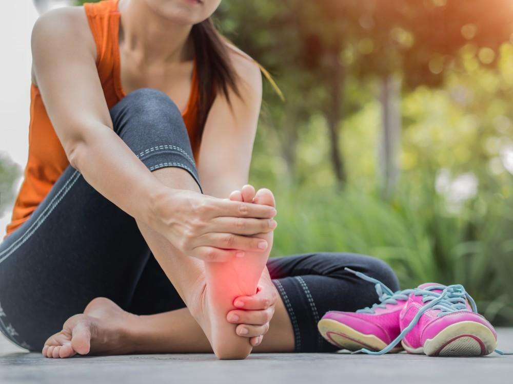 Early Signs of Foot Pain You Shouldn’t Ignore