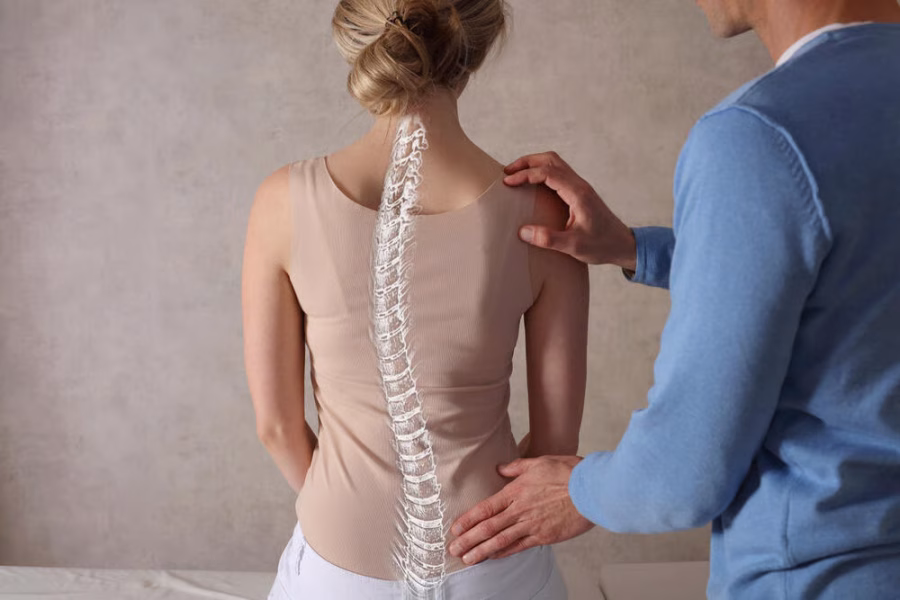 What Is Scoliosis and What Are the Early Warning Signs?